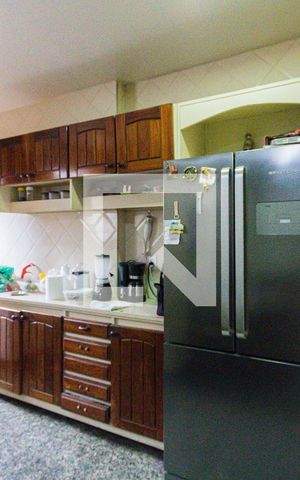 Casa de condomínio à venda com 210m², 3 quartos e 1 vaga Casa de condomínio à venda com 210m², 3 quartos e 1 vagaCozinha
