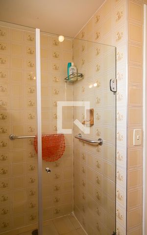 Apartamento à venda com 72m², 2 quartos e 1 vaga Apartamento à venda com 72m², 2 quartos e 1 vagaBanheiro da Suíte