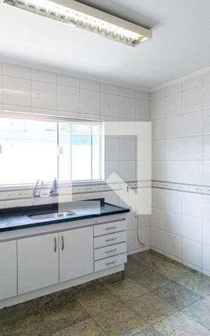 Casa para alugar com 100m², 3 quartos e 1 vaga Casa para alugar com 100m², 3 quartos e 1 vagaCozinha