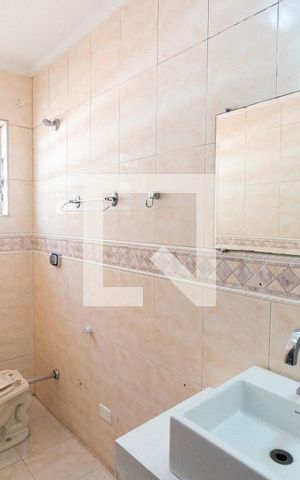 Casa para alugar com 100m², 3 quartos e 1 vaga Casa para alugar com 100m², 3 quartos e 1 vagaBanheiro Social