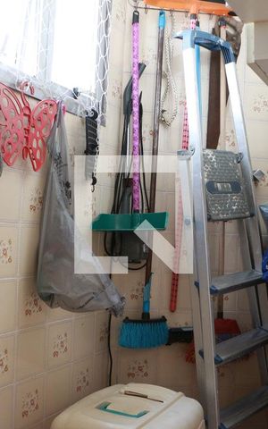 Casa para alugar com 150m², 3 quartos e 4 vagasBanheiro de serviço