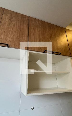 Apartamento à venda com 40m², 2 quartos e sem vaga Apartamento à venda com 40m², 2 quartos e sem vagaCozinha - Armários