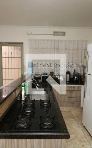 Casa à venda com 168m², 3 quartos e 3 vagasCozinha
