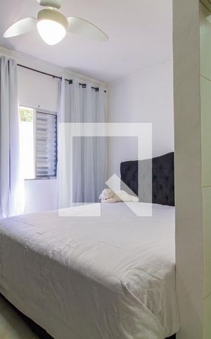 Casa para alugar com 80m², 2 quartos e sem vagaSuíte