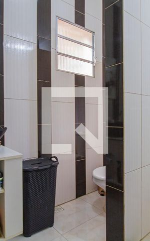 Casa para alugar com 80m², 2 quartos e sem vagaBanheiro da Suíte