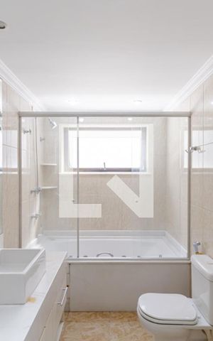 Apartamento para alugar com 217m², 4 quartos e 3 vagas Apartamento para alugar com 217m², 4 quartos e 3 vagasBanheiro da Suíte 4