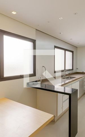 Apartamento para alugar com 217m², 4 quartos e 3 vagas Apartamento para alugar com 217m², 4 quartos e 3 vagasCozinha