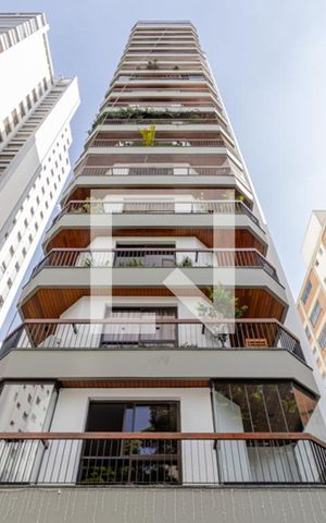 Apartamento para alugar com 217m², 4 quartos e 3 vagas Apartamento para alugar com 217m², 4 quartos e 3 vagasFachada