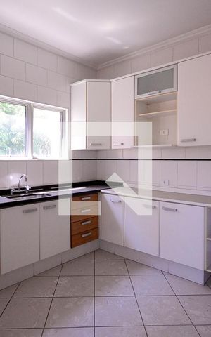 Casa à venda com 100m², 2 quartos e 1 vaga Casa à venda com 100m², 2 quartos e 1 vagaCozinha