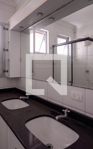 Casa à venda com 100m², 2 quartos e 1 vaga Casa à venda com 100m², 2 quartos e 1 vagaBanheiro