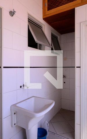 Casa à venda com 100m², 2 quartos e 1 vaga Casa à venda com 100m², 2 quartos e 1 vagaÁrea de Serviço