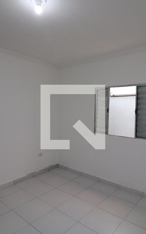 Casa para alugar com 38m², 1 quarto e sem vagaQuarto