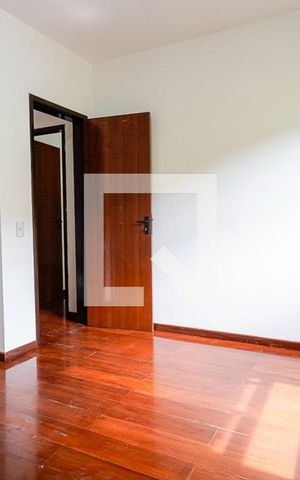 Casa à venda com 360m², 3 quartos e 2 vagas Casa à venda com 360m², 3 quartos e 2 vagasQuarto 1