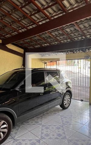Casa à venda com 150m², 3 quartos e 2 vagas Casa à venda com 150m², 3 quartos e 2 vagasGaragem