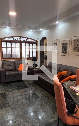Casa à venda com 150m², 3 quartos e 2 vagas Casa à venda com 150m², 3 quartos e 2 vagasSala