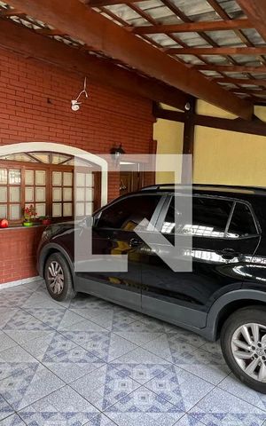 Casa à venda com 150m², 3 quartos e 2 vagas Casa à venda com 150m², 3 quartos e 2 vagasGaragem