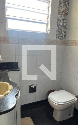 Casa à venda com 150m², 3 quartos e 2 vagas Casa à venda com 150m², 3 quartos e 2 vagasBanheiro