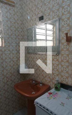 Casa à venda com 170m², 5 quartos e 2 vagasBanheiro 