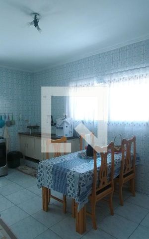 Casa à venda com 170m², 5 quartos e 2 vagasCozinha 