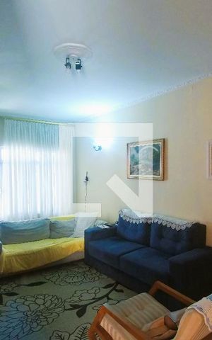 Casa à venda com 170m², 5 quartos e 2 vagasSala 