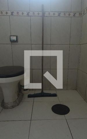 Casa à venda com 170m², 5 quartos e 2 vagasBanheiro