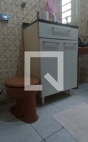 Casa à venda com 170m², 5 quartos e 2 vagasQuarto 01 Suíte Banheiro 