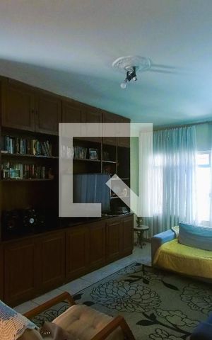 Casa à venda com 170m², 5 quartos e 2 vagasSala 