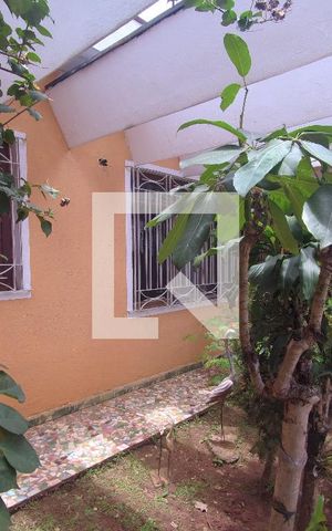 Casa à venda com 170m², 5 quartos e 2 vagasFrente da casa 