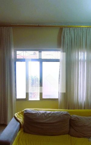 Casa à venda com 170m², 5 quartos e 2 vagasSala 