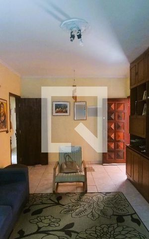 Casa à venda com 170m², 5 quartos e 2 vagasSala 