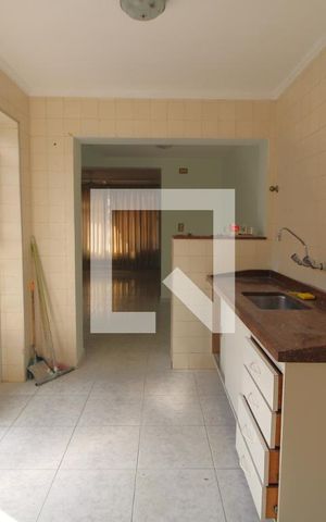 Casa para alugar com 120m², 4 quartos e 2 vagasCozinha