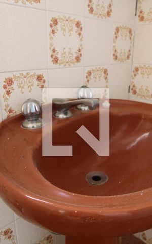 Casa para alugar com 120m², 4 quartos e 2 vagasPia banheiro comum