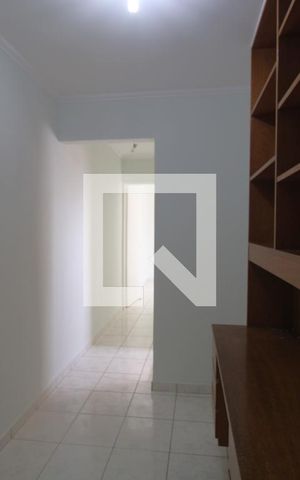 Casa para alugar com 120m², 4 quartos e 2 vagasCorredor