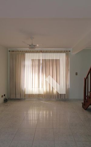 Casa para alugar com 120m², 4 quartos e 2 vagasSala 1