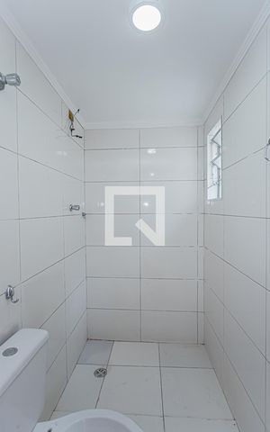 Casa à venda com 80m², 2 quartos e 3 vagas Casa à venda com 80m², 2 quartos e 3 vagasBanheiro