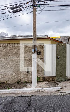 Casa à venda com 80m², 2 quartos e 3 vagas Casa à venda com 80m², 2 quartos e 3 vagasFachada