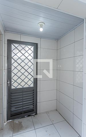 Casa à venda com 80m², 2 quartos e 3 vagas Casa à venda com 80m², 2 quartos e 3 vagasCozinha