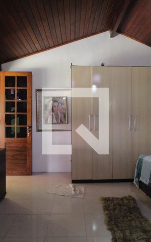 Casa de condomínio à venda com 336m², 3 quartos e 8 vagasSuíte