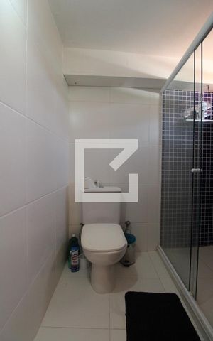 Casa de condomínio à venda com 336m², 3 quartos e 8 vagasBanheiro da Suíte