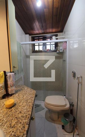 Casa de condomínio à venda com 336m², 3 quartos e 8 vagasBanheiro Social