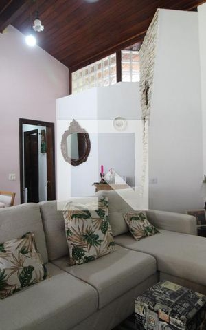 Casa de condomínio à venda com 336m², 3 quartos e 8 vagasSala