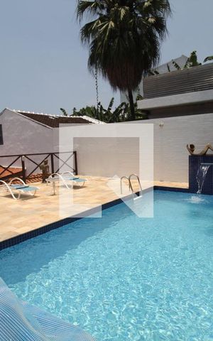 Casa de condomínio à venda com 336m², 3 quartos e 8 vagasPiscina