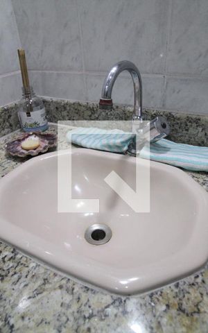 Casa de condomínio à venda com 336m², 3 quartos e 8 vagasLavabo