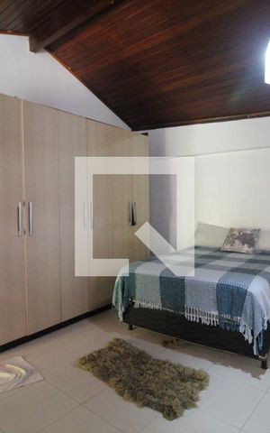 Casa de condomínio à venda com 336m², 3 quartos e 8 vagasSuíte