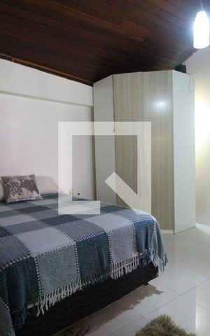 Casa de condomínio à venda com 336m², 3 quartos e 8 vagasSuíte 