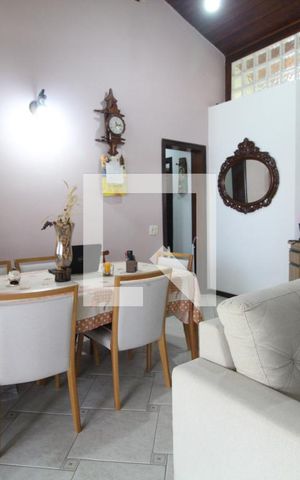 Casa de condomínio à venda com 336m², 3 quartos e 8 vagasSala