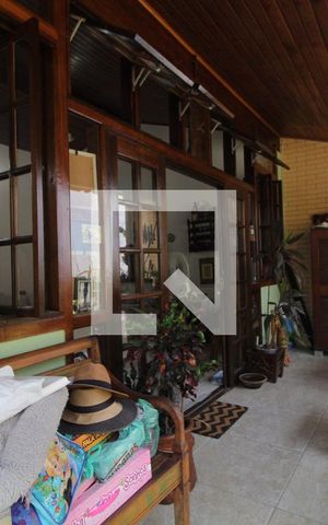 Casa de condomínio à venda com 336m², 3 quartos e 8 vagasVaranda