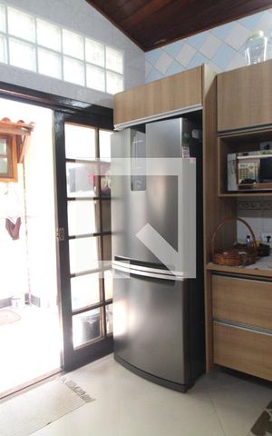 Casa de condomínio à venda com 336m², 3 quartos e 8 vagasCozinha
