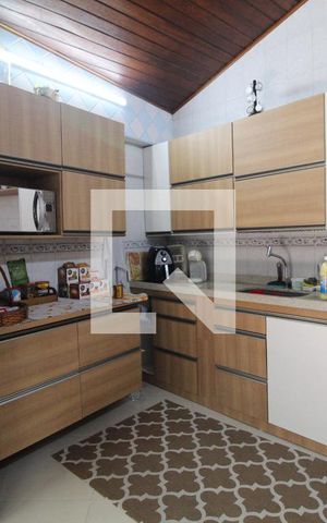 Casa de condomínio à venda com 336m², 3 quartos e 8 vagasCozinha