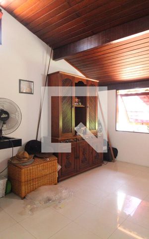Casa de condomínio à venda com 336m², 3 quartos e 8 vagasSuíte